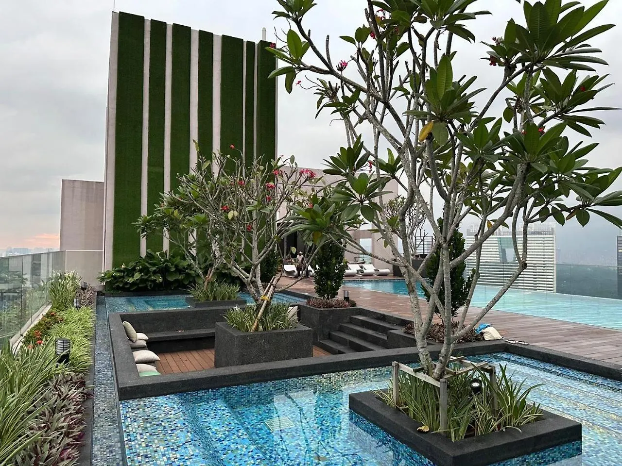 Kl Sentral Monorail 4 Pax Family Kl City View Infinity Sky Pool Kuala Lumpur